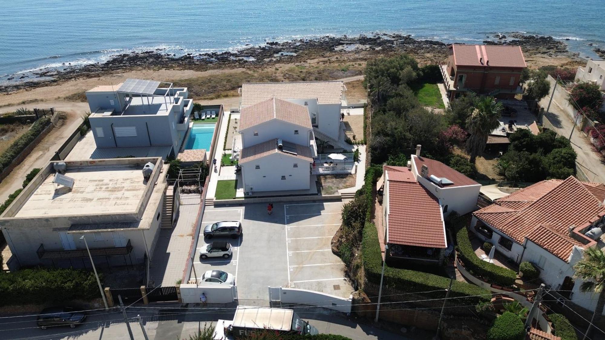 Astro Apartments With Direct Access On The Sea Of Noto Heritage Of Unesco Luaran gambar