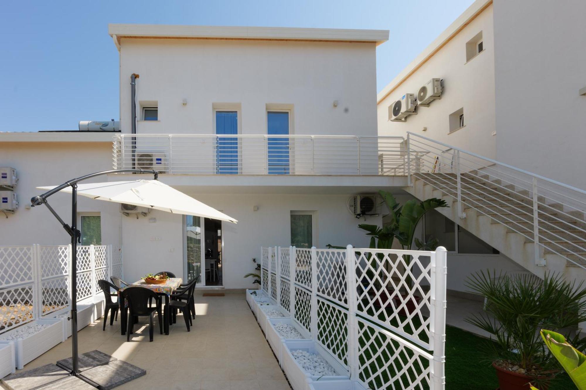 Astro Apartments With Direct Access On The Sea Of Noto Heritage Of Unesco Luaran gambar